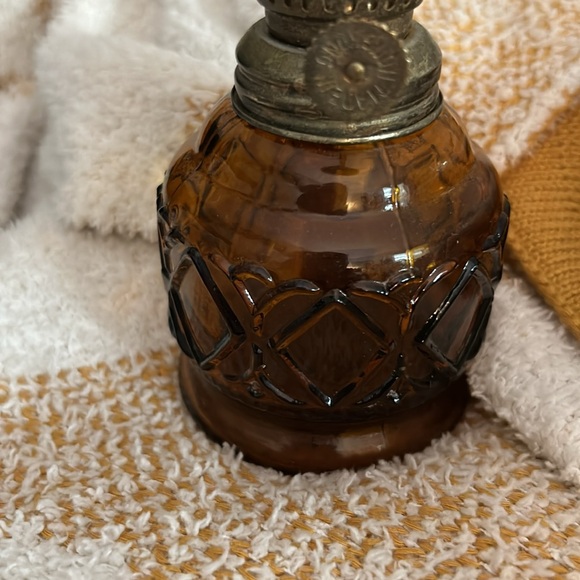 Vintage Sailboat Amber Oil Lamp - Picture 3 of 15